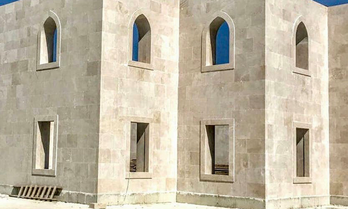 The Use of Travertine in Interiors: Floors, Walls, and Stairs