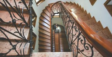 Natural Stone Staircases for Luxury Homes: Custom Production and Technical Supply