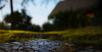 Luxury Hotel & Villa Garden Pathways & Patlatma Travertine Mosaic Applications: Technical Guide & Project Supply
