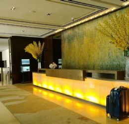 Onyx and Lighting Design in Luxury Hotel Projects
